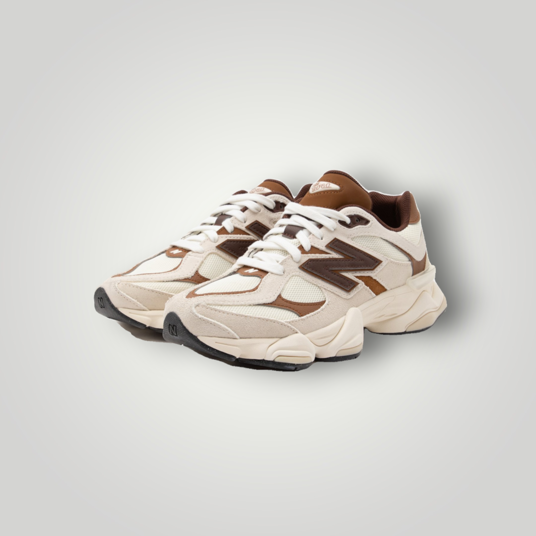 NDO Clothing New Balance U9060 Sneaker in Breakfast Tea mit beigem Wildleder, Mesh-Einsätzen und braunen Akzenten.