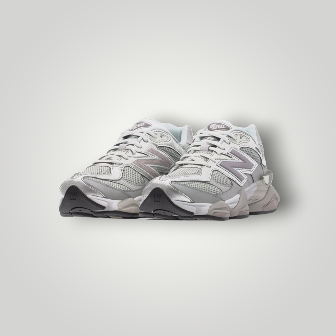 NDO Clothing New Balance U9060 Sneaker in Grau und Truffle Salt mit Mesh-Obermaterial und Wildleder-Details