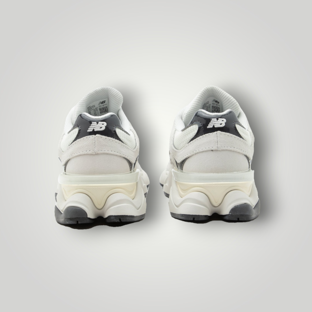 NDO Clothing New Balance U9060 Sneaker in Reflection und Sea Salt, Rückansicht mit Wildleder-Details und Abzorb-Sohle