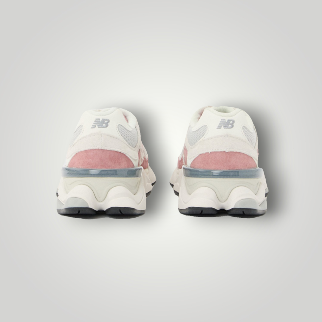 NDO Clothing New Balance U9060 Sneaker in Rosewood mit Wildleder- und Mesh-Details, Rückansicht