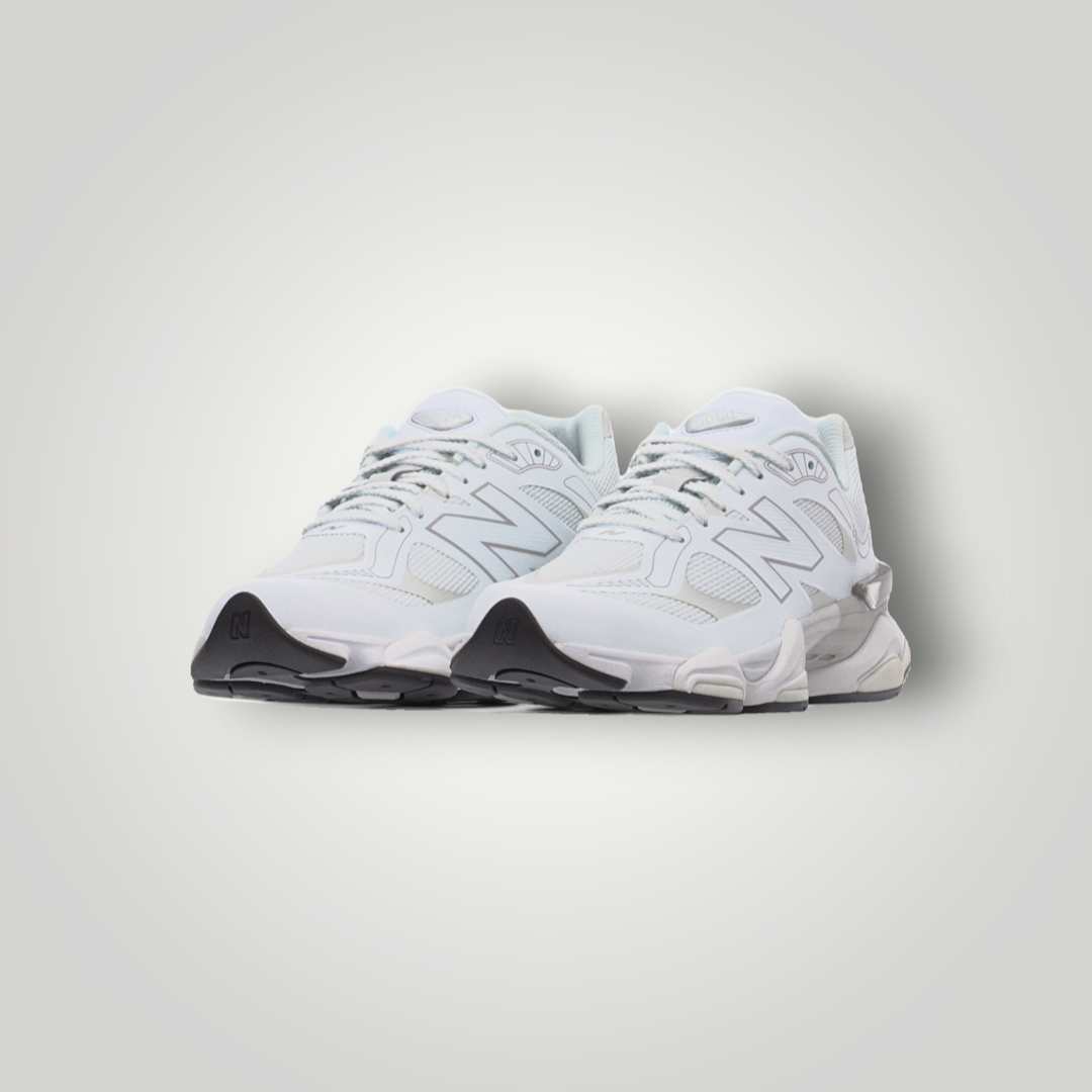 NDO Clothing New Balance U9060 Sneaker in Weiss und Grau aus Mesh und Wildleder mit Abzorb-Dämpfung