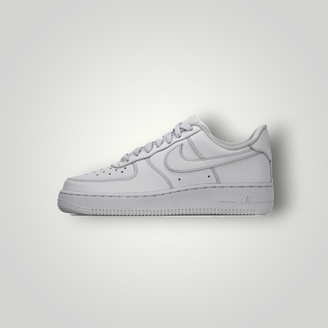 NDO Clothing Nike Air Force 1 07 Sneaker in Weiß aus Leder mit klassischer Schnürung und flacher Sohle