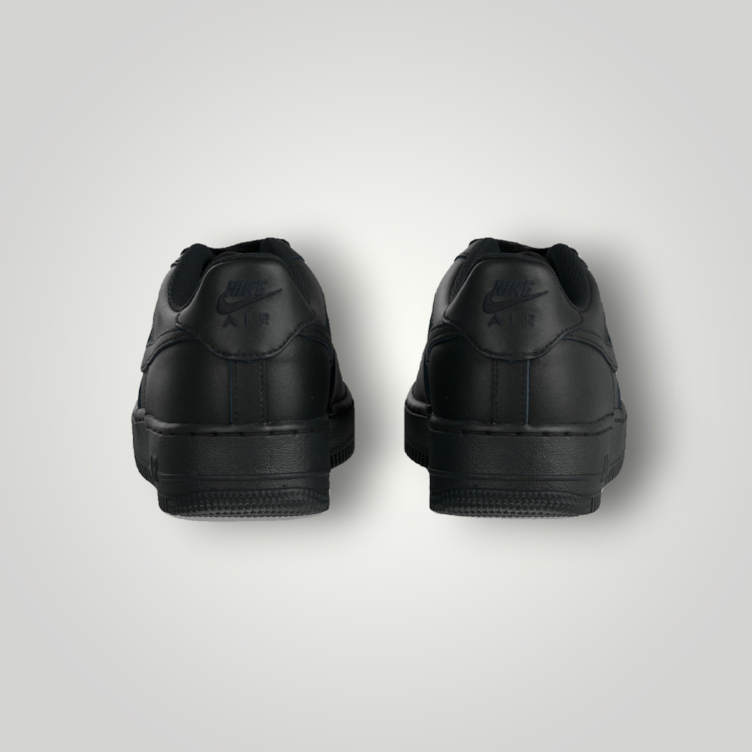 NDO Clothing Nike Air Force 1 LE Sneaker in Schwarz aus Leder mit Air-Dämpfung, Rückansicht