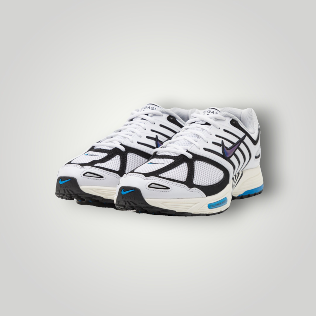NDO Clothing Nike Air Pegasus 2005 Sneaker in Weiß, Schwarz und Blau aus Mesh und Kunstleder im Retro-Laufstil