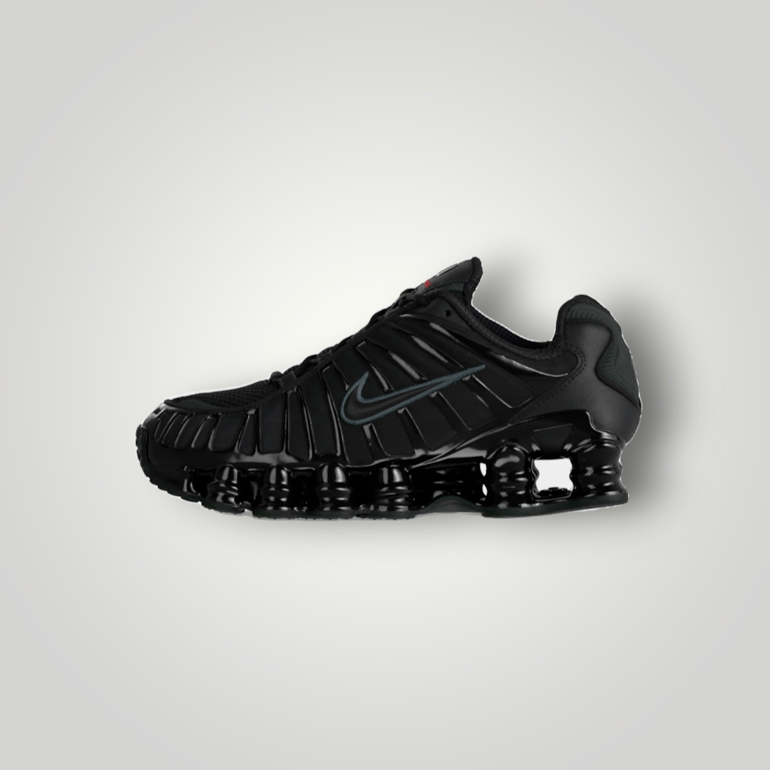 NDO Clothing Nike Shox TL Sneaker in Schwarz mit markanter 4-Säulen-Dämpfung und reflektierenden Details