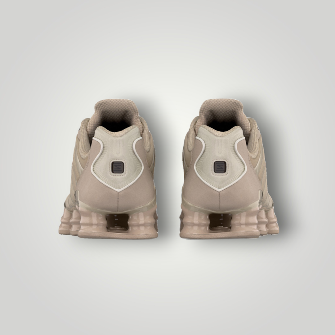 NDO Clothing Nike Shox TL Sneaker in Creme und Khaki von hinten mit markanter mechanischer Dämpfung