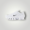 NDO Clothing Nike Sportswear Shox TL Sneaker in Weiß mit schwarzem Swoosh und markanter Dämpfungstechnologie