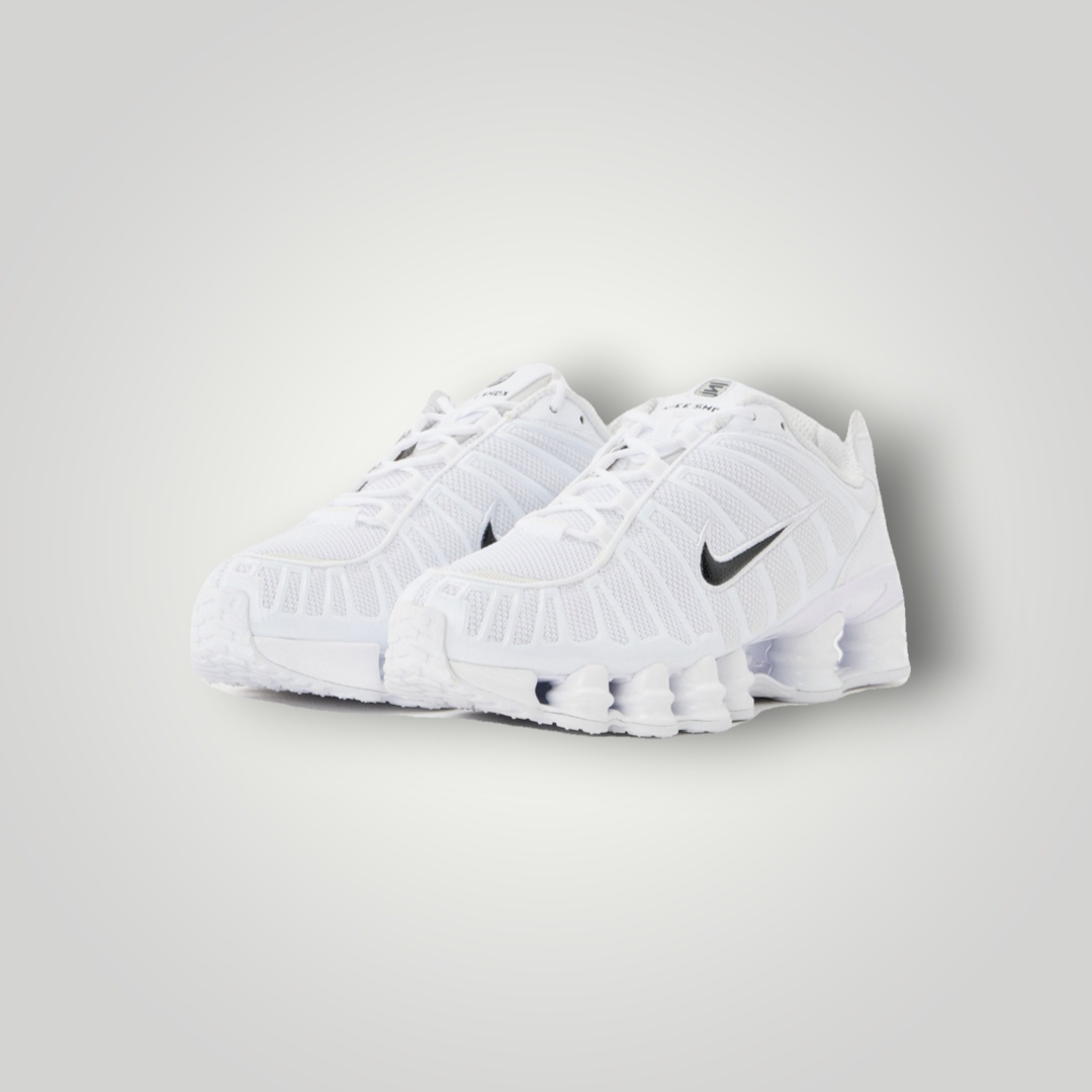 NDO Clothing Nike Sportswear SHOX TL Sneaker in Weiß mit schwarzem Swoosh, Mesh-Obermaterial und markanter Dämpfung