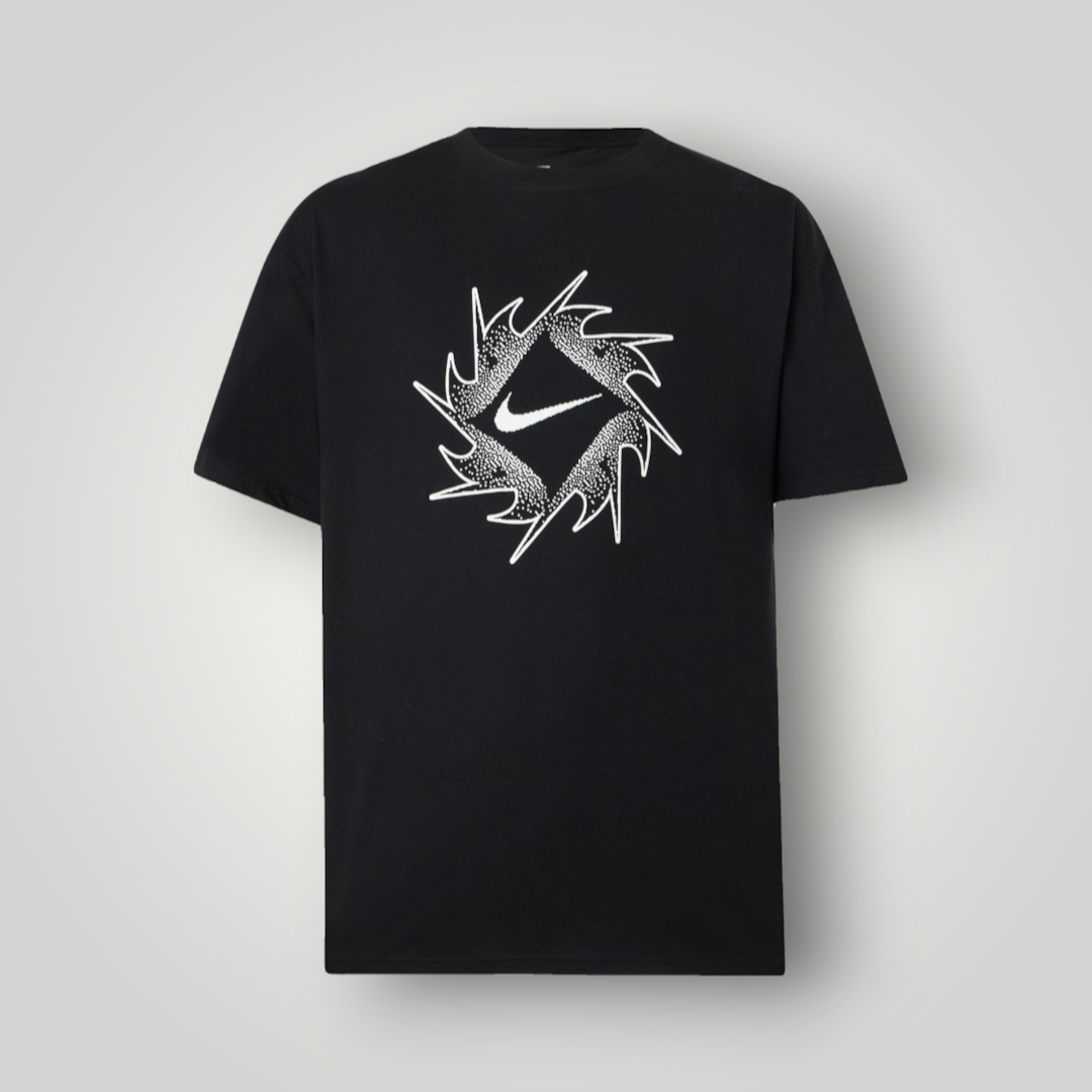 Schwarzes NDO Clothing Nike Sportswear T-Shirt aus Baumwoll-Jersey mit weißem Grafik-Print und Rundhalsausschnitt