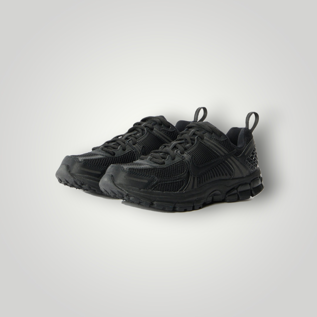 NDO Clothing Nike Sportswear Vomero 5 Unisex Sneaker in Schwarz aus Mesh und Kunstleder mit Schnürung