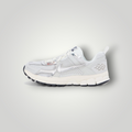 NDO Clothing Nike Vomero 5 Sneaker in Photon Dust und Chrom mit Mesh-Obermaterial und Schnürung in Seitenansicht