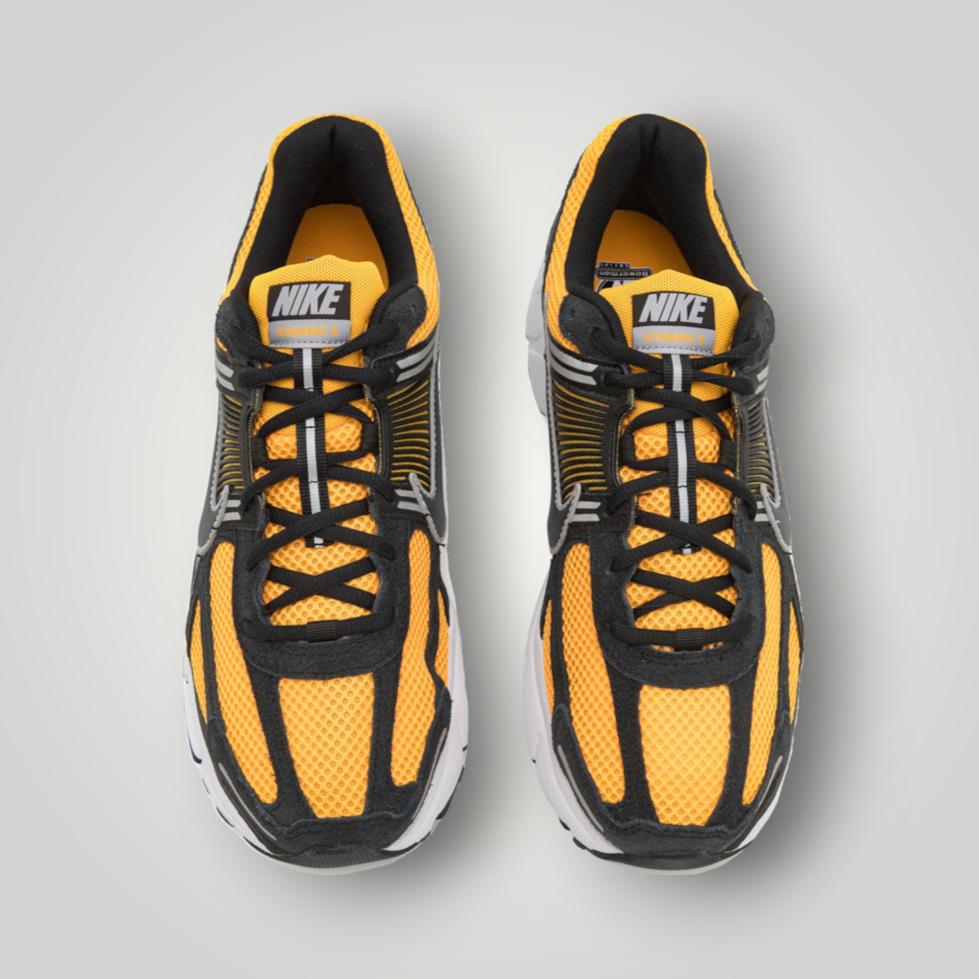 NDO Clothing Nike Zoom Vomero 5 Sneaker in Sundial Gelb und Schwarz mit Mesh-Obermaterial und Schnürung