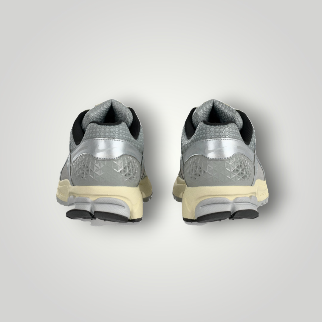 Nike ZOOM VOMERO 5