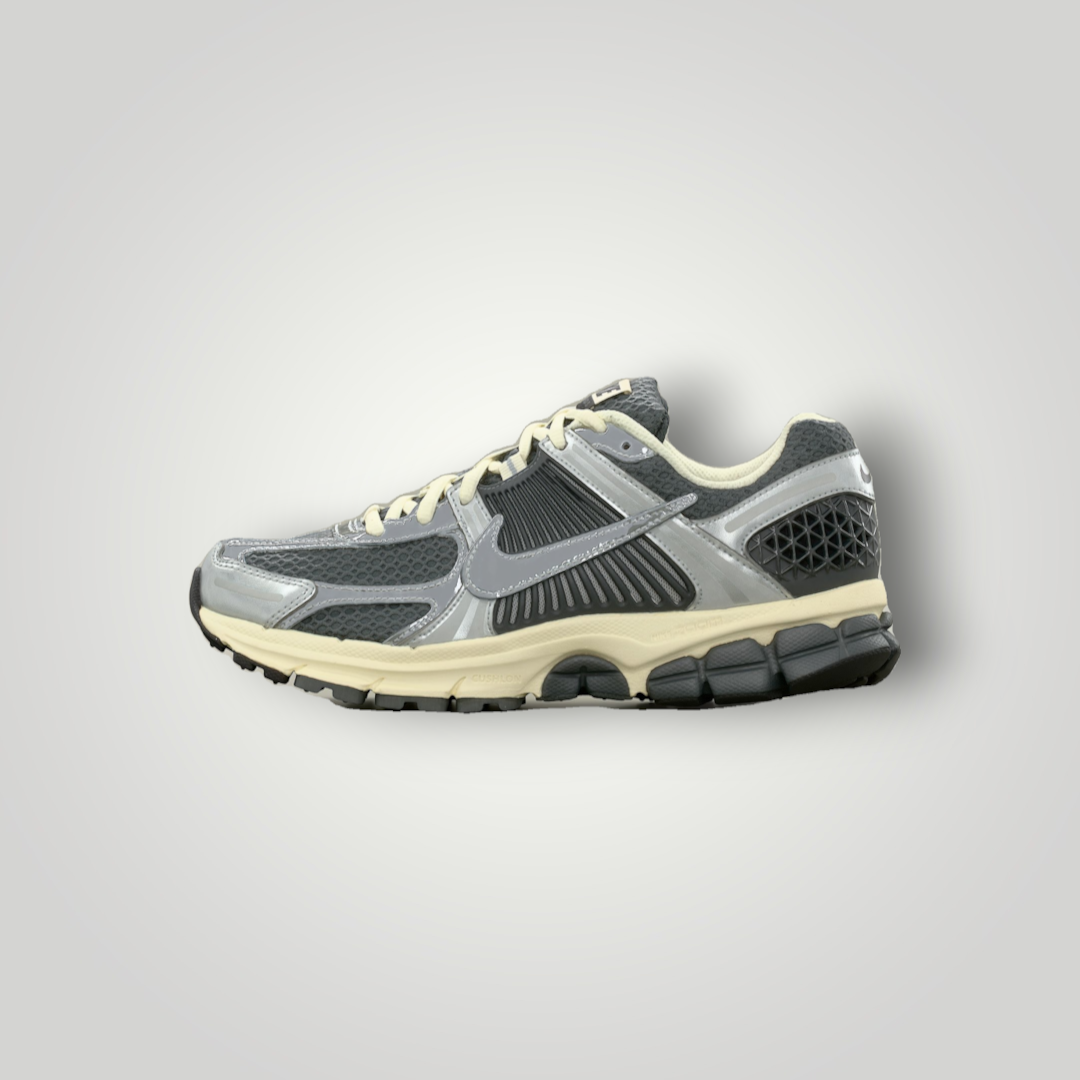 Nike ZOOM VOMERO 5
