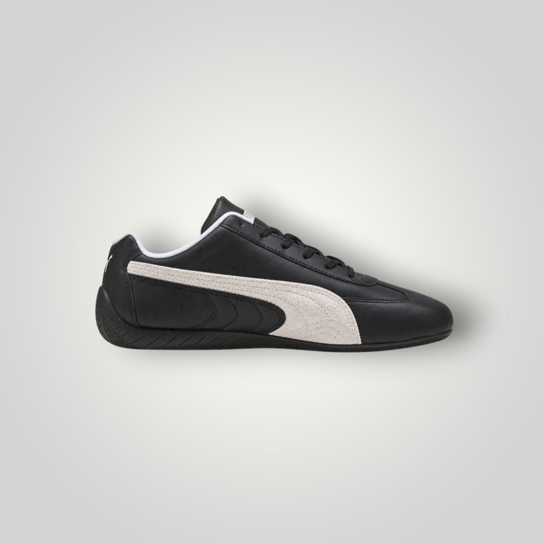 NDO Clothing Puma Speedcat Unisex Sneaker in Schwarz und Weiß aus Leder mit flacher Sohle und seitlichem Formstrip