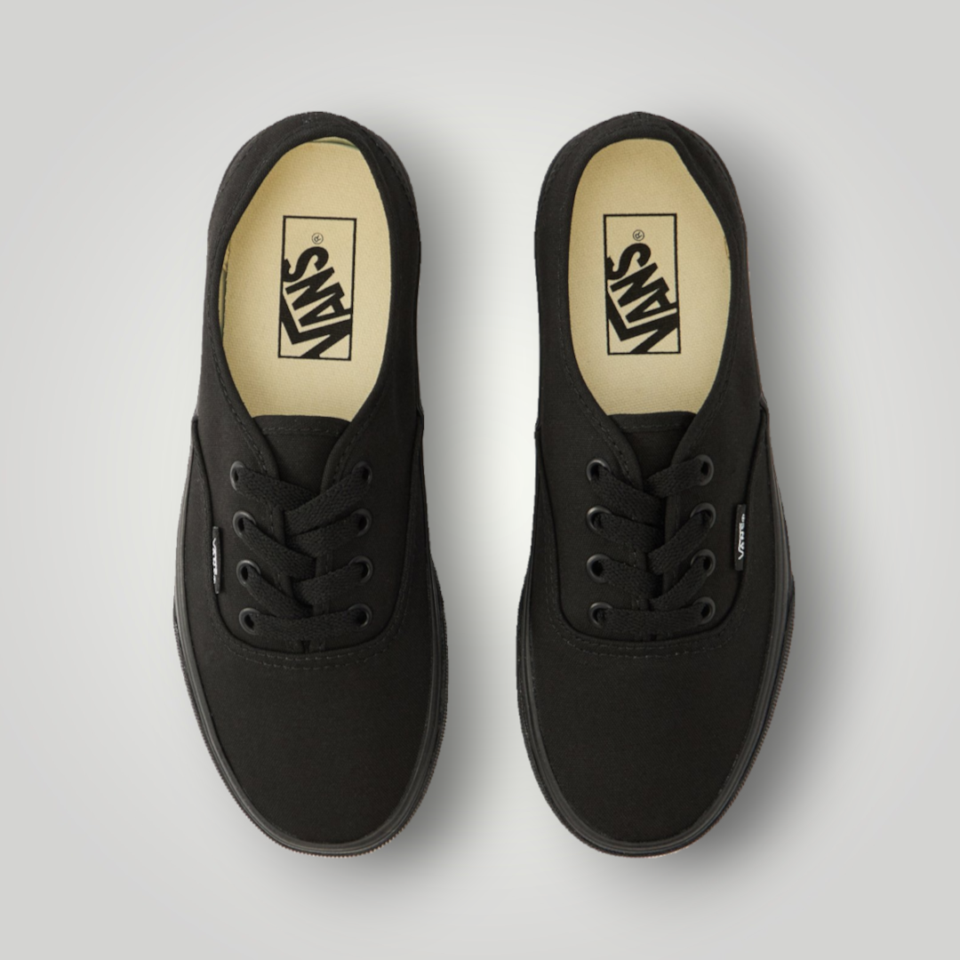 NDO Clothing Vans Authentic Unisex Sneaker in Schwarz aus Canvas mit flacher Sohle und Schnürung in der Draufsicht