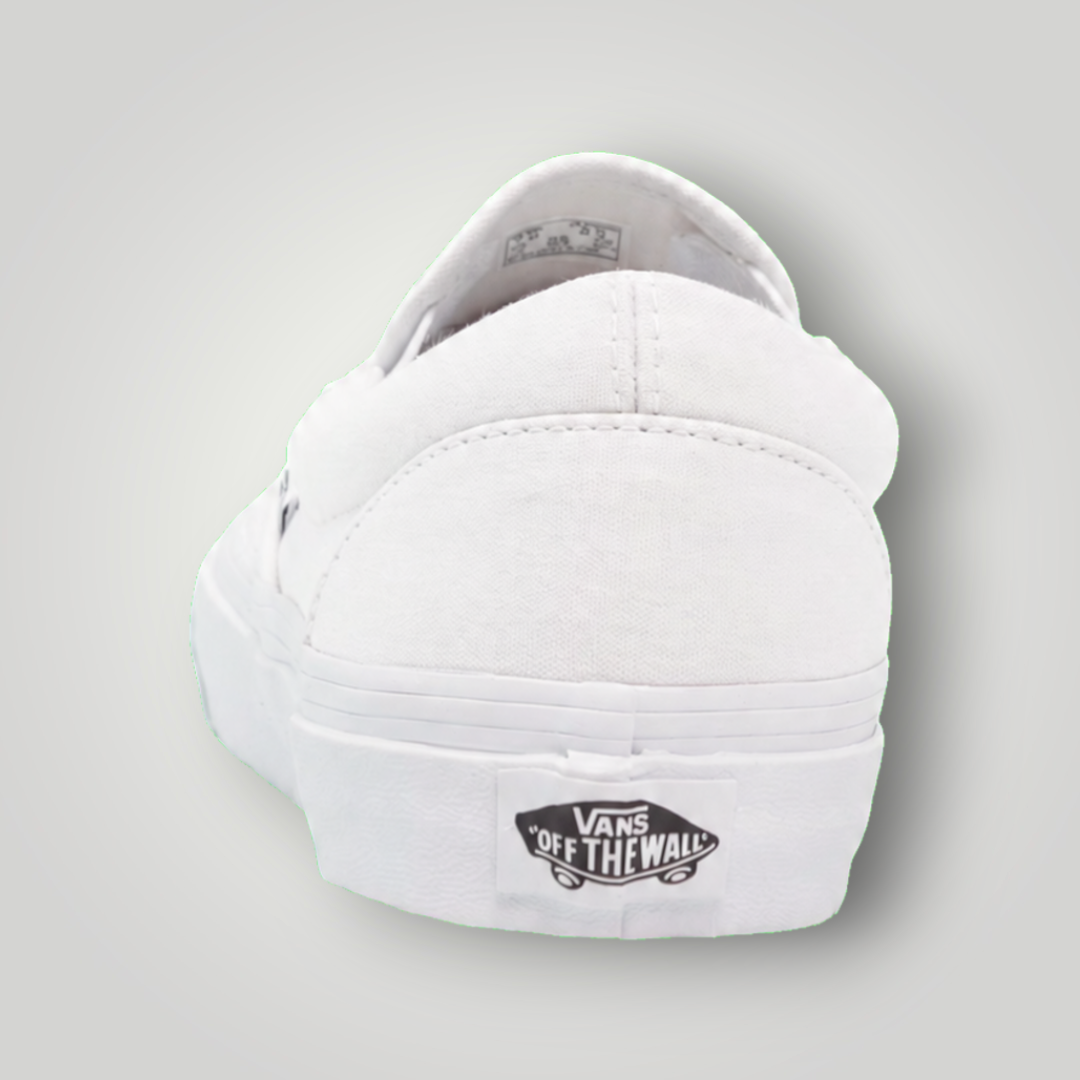 NDO Clothing Vans Classic Slip-On in True White aus Canvas mit charakteristischem Off The Wall Fersenlogo