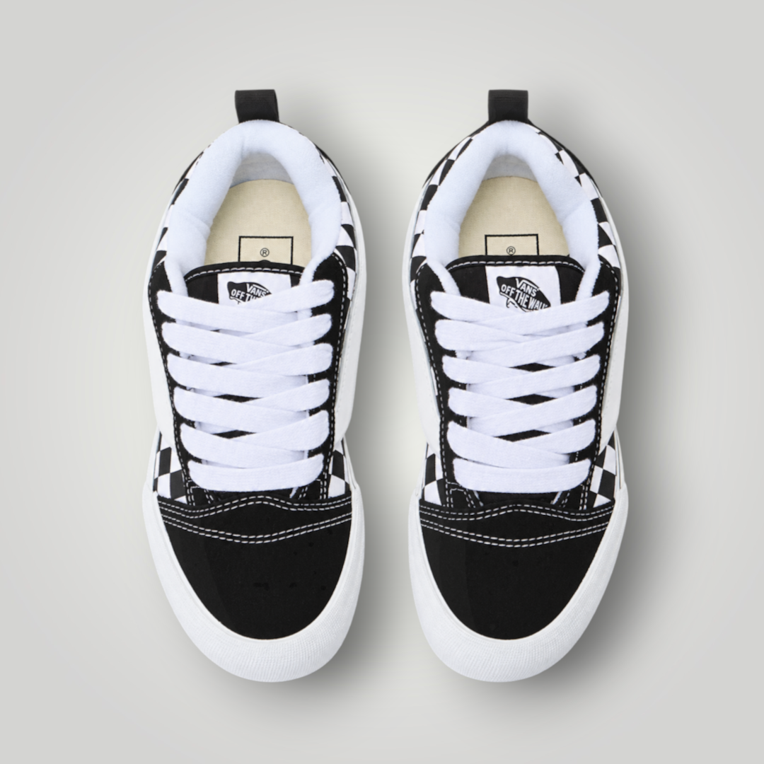 NDO Clothing Vans KNU SKOOL Sneaker in Schwarz und Weiß mit Schachbrettmuster, aus Canvas und Leder.