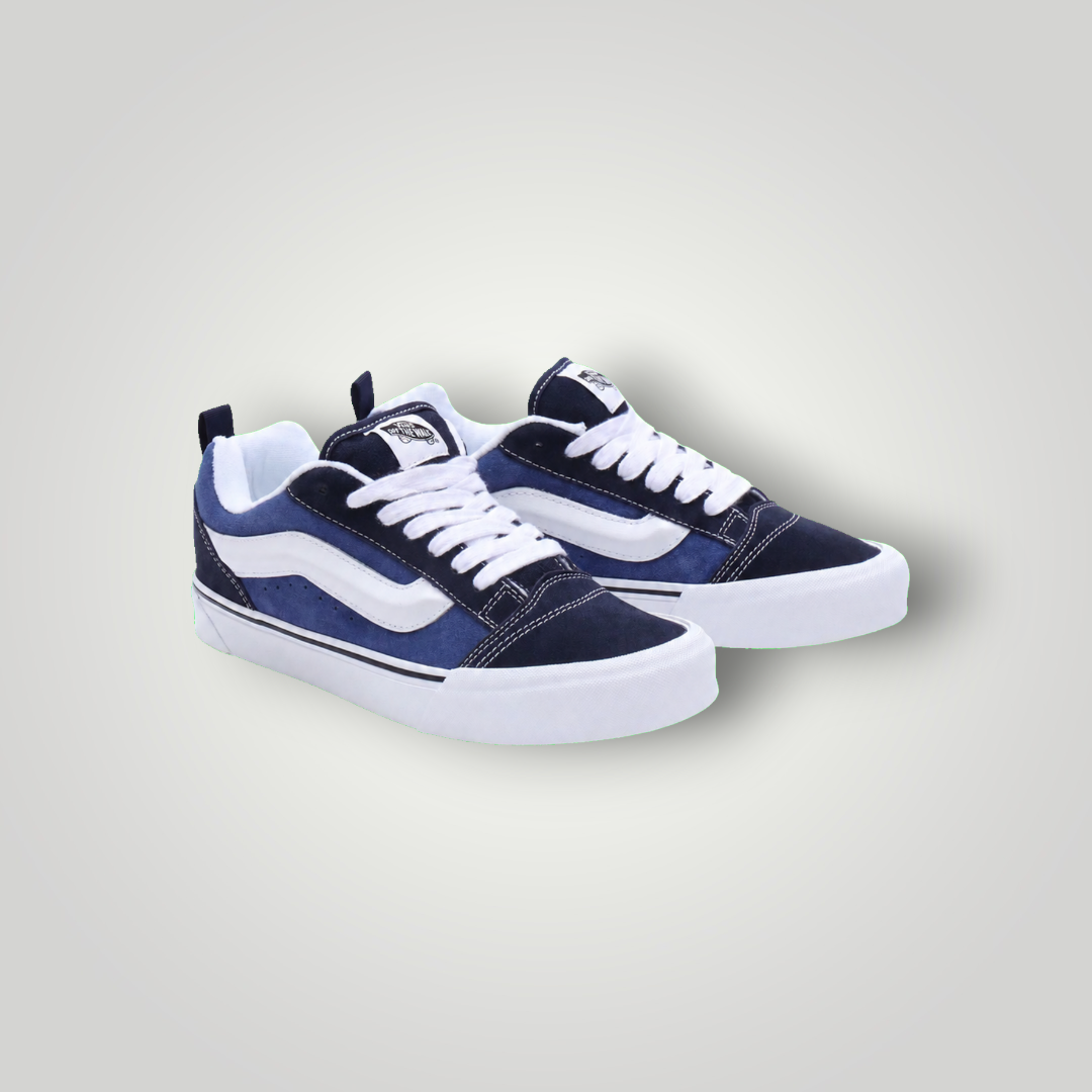 NDO Clothing Vans Knu Skool Skateschuh in Navy und Weiß aus Leder und Canvas mit Schnürung und dicker Sohle