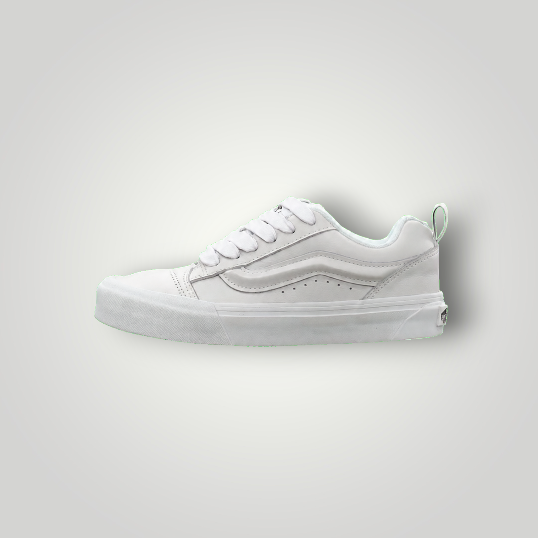 NDO Clothing Vans KNU SKOOL Skateschuh in Weiß aus Leder und Canvas mit flacher Sohle und Schnürung