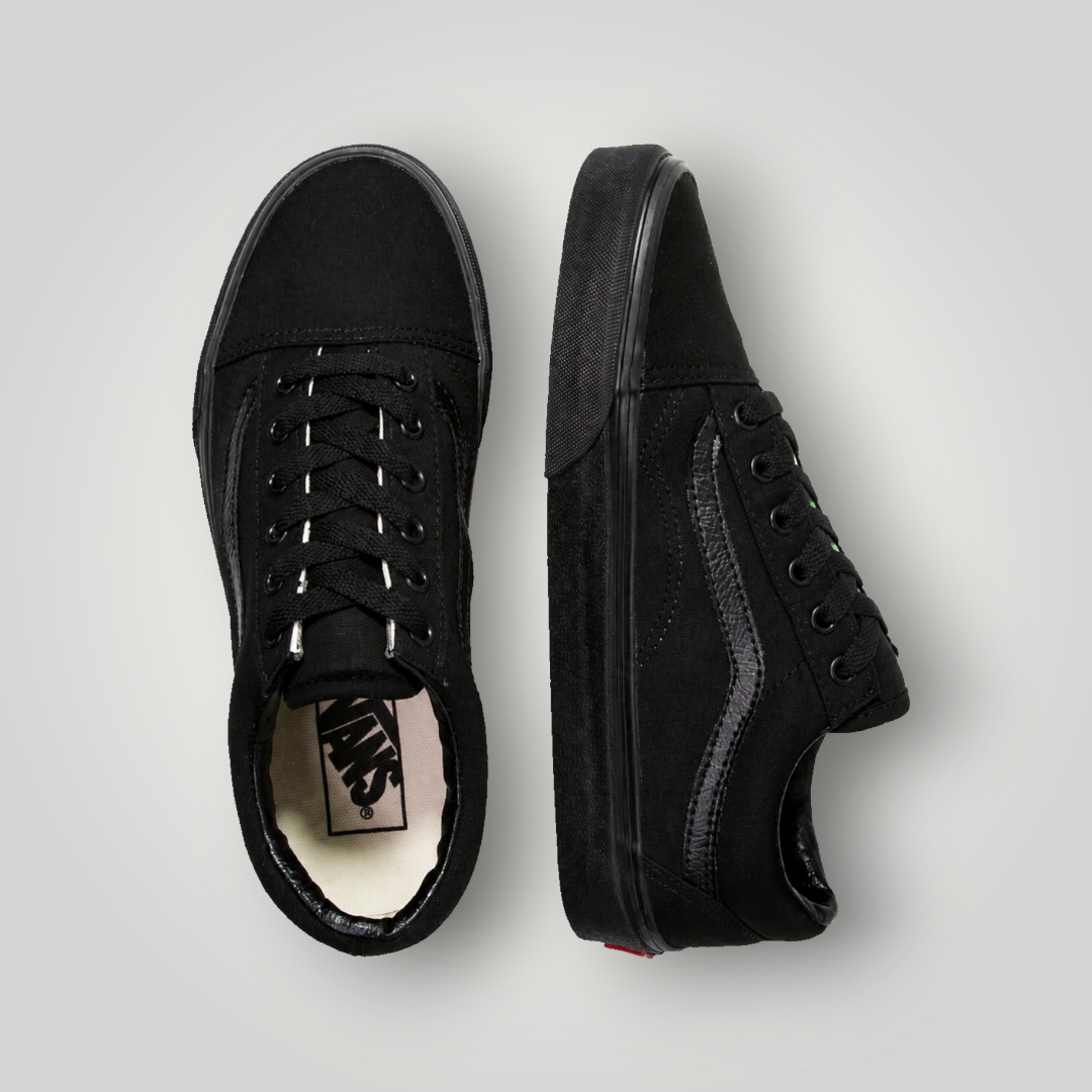 NDO Clothing Vans Old Skool Unisex Sneaker in Schwarz aus Canvas mit Schnürung und flacher Gummisohle