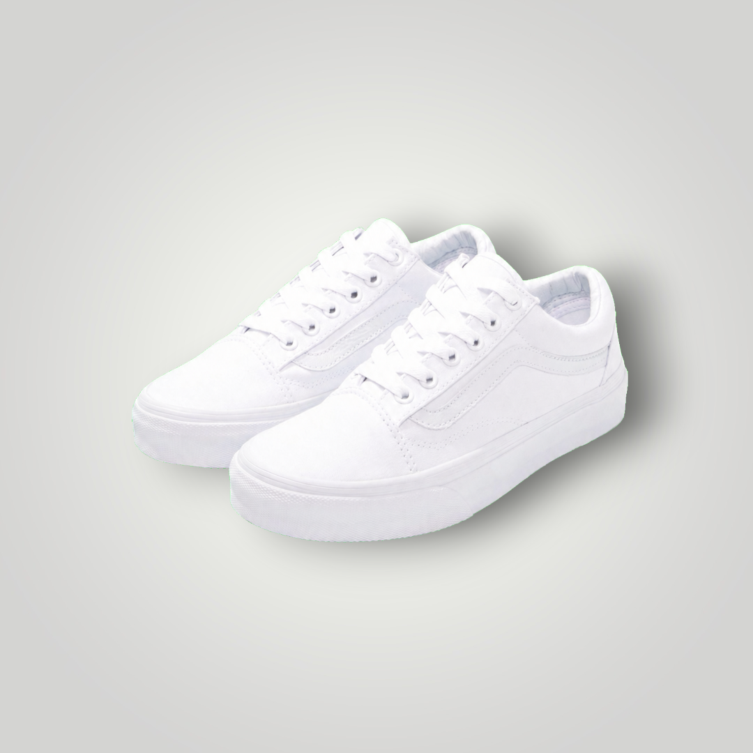 NDO Clothing Vans Old Skool Unisex Sneaker in True White aus Canvas mit Schnürung und flacher Gummisohle