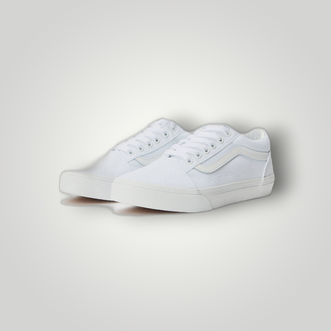 NDO Clothing Vans Old Skool Unisex Sneaker in True White aus Canvas mit Schnürung und flacher Gummisohle