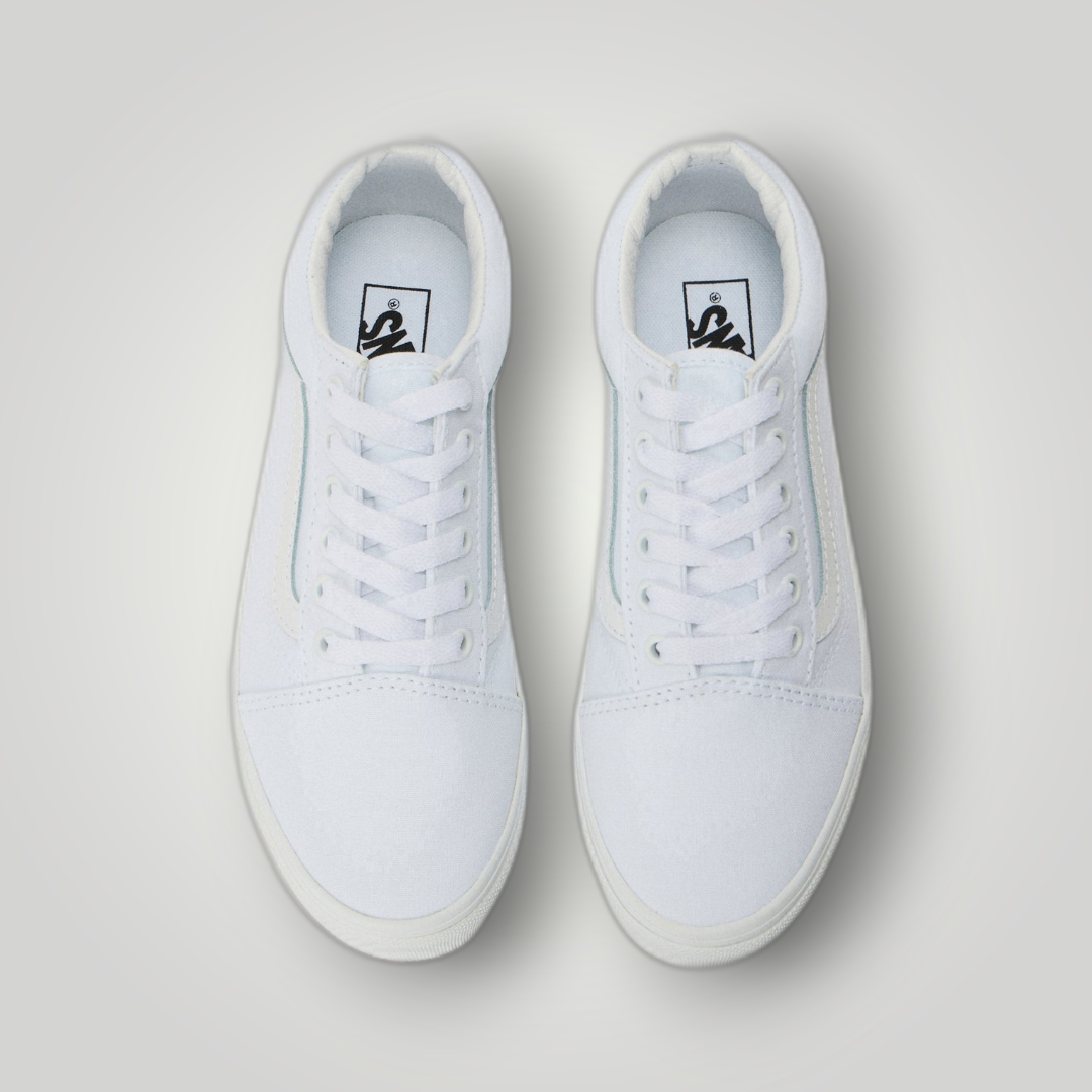 NDO Clothing Vans Old Skool Unisex Sneaker in True White aus Canvas mit Schnürung in der Draufsicht