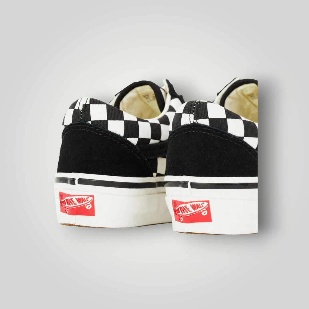 NDO Clothing Vans Premium Old Skool Sneaker in Schwarz-Weiß mit ikonischem Schachbrettmuster und rotem Fersenlogo