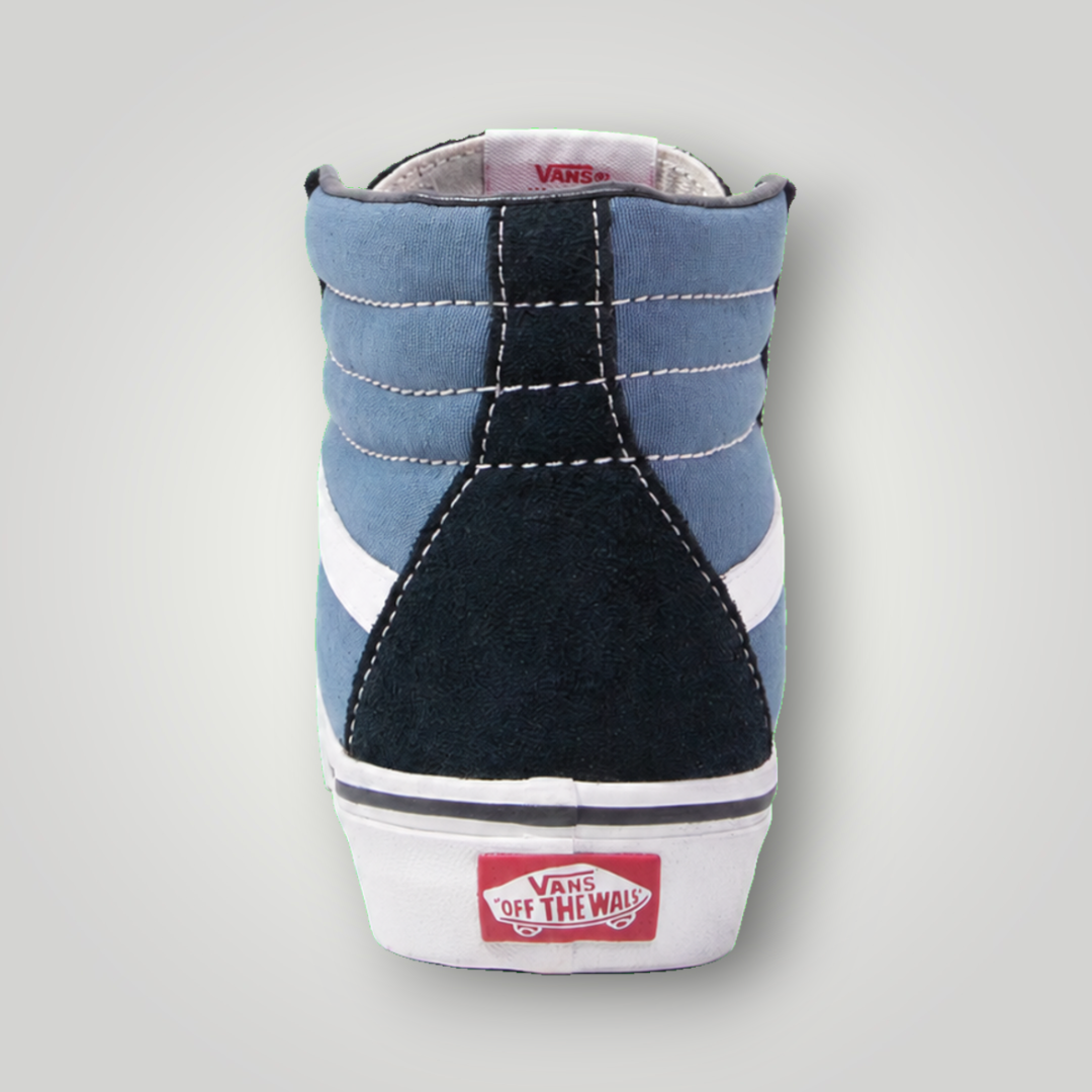 NDO Clothing Vans SK8-HI Sneaker in Navy aus Canvas und Leder mit weißer Sohle und rotem Logo-Patch an der Ferse
