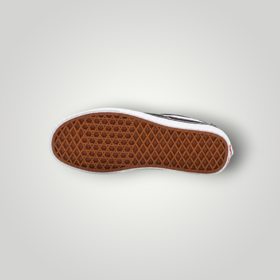 NDO Clothing Vans SK8 Low Sneaker mit charakteristischer brauner Waffelprofil-Gummisohle von unten