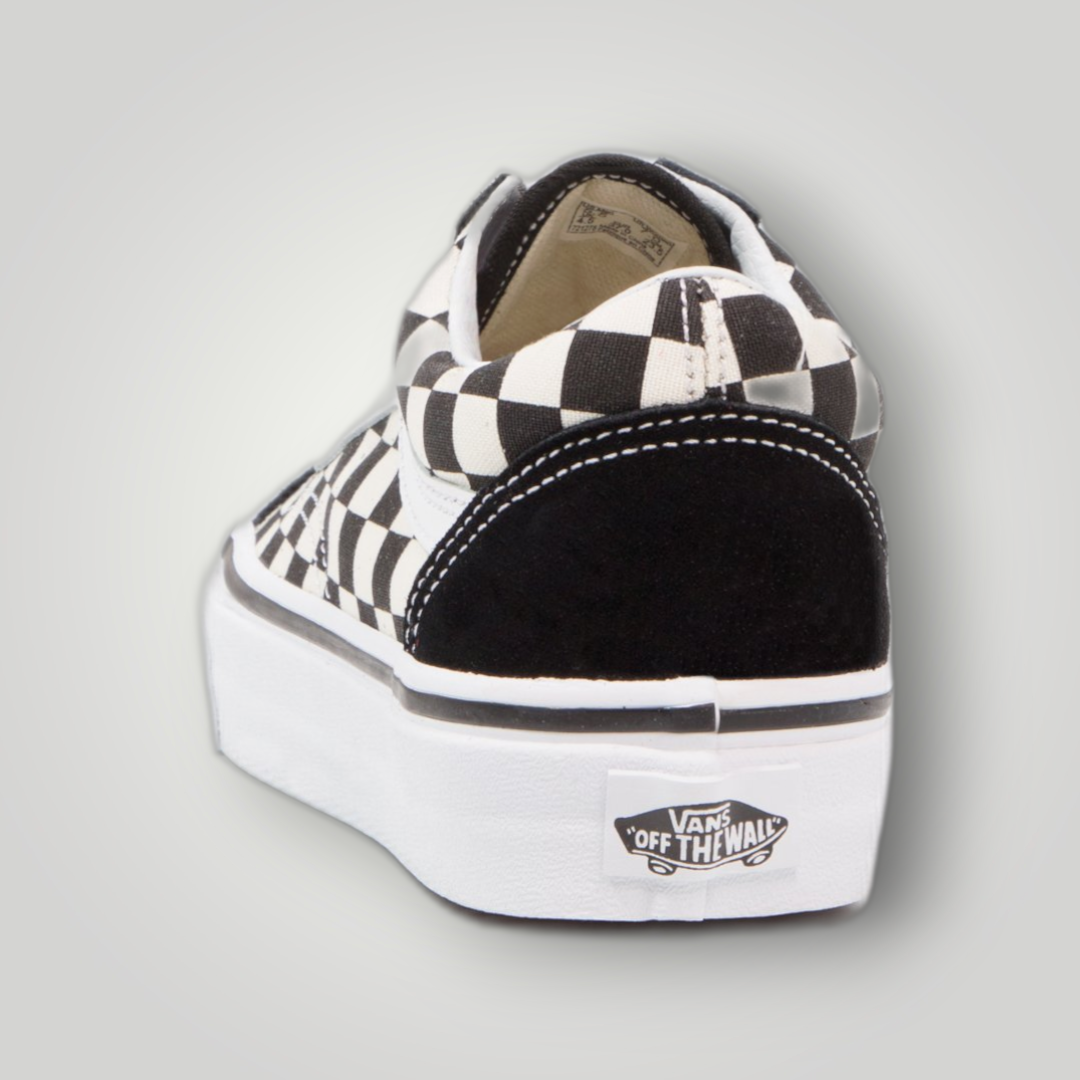 NDO Clothing Vans Old Skool Sneaker in Schwarz und Weiß mit ikonischem Schachbrettmuster und Off The Wall Logo